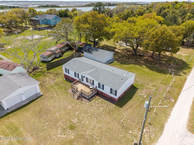 105 Crews Lane, Hubert, NC 28539