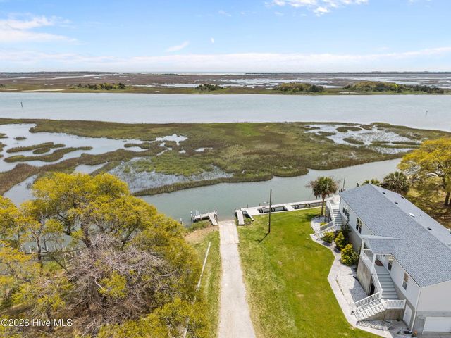 105 Crews Lane, Hubert, NC 28539