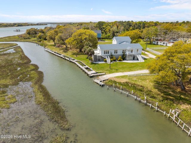 105 Crews Lane, Hubert, NC 28539