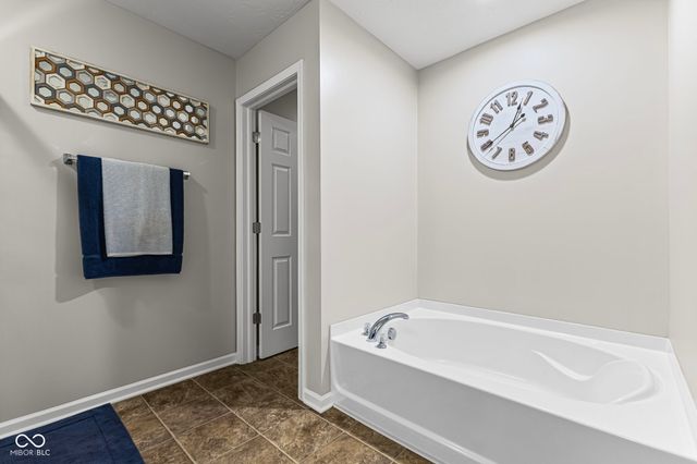 6214 Clary Lane, Greenwood, IN 46143