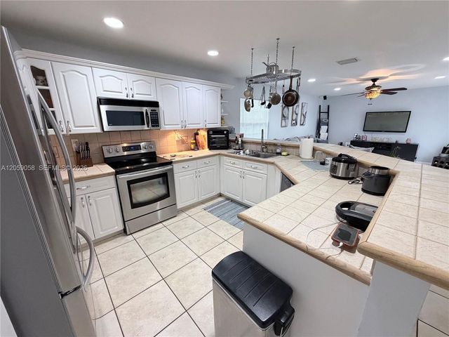 15253 SW 138th Ter, Miami, FL 33196