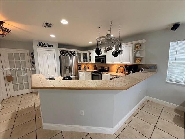 15253 SW 138th Ter, Miami, FL 33196