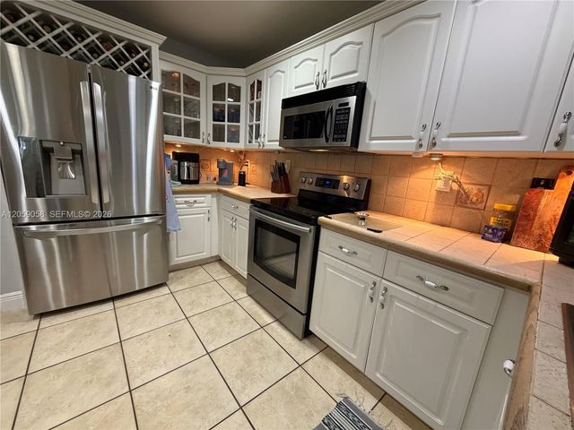 15253 SW 138th Ter, Miami, FL 33196