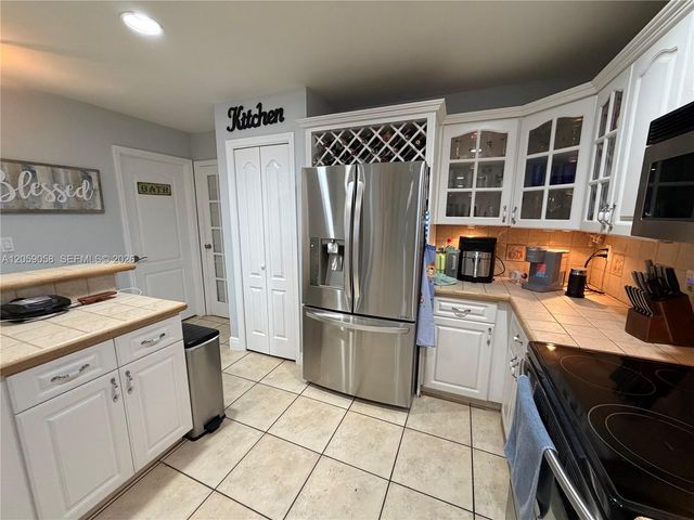 15253 SW 138th Ter, Miami, FL 33196
