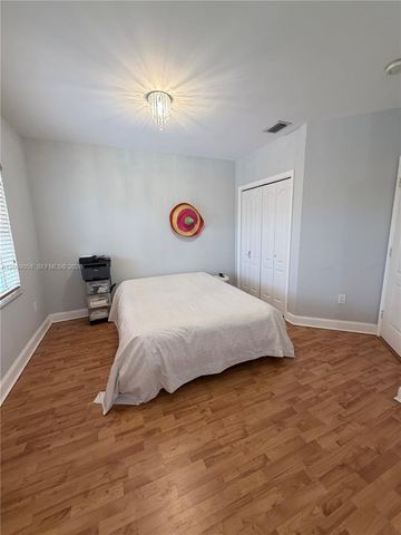 15253 SW 138th Ter, Miami, FL 33196