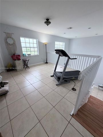 15253 SW 138th Ter, Miami, FL 33196