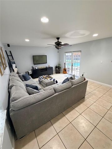 15253 SW 138th Ter, Miami, FL 33196