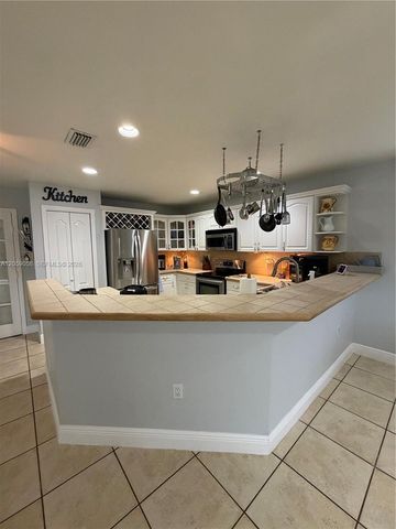 15253 SW 138th Ter, Miami, FL 33196