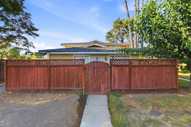 757 Warring Drive 4, San Jose, CA 95123