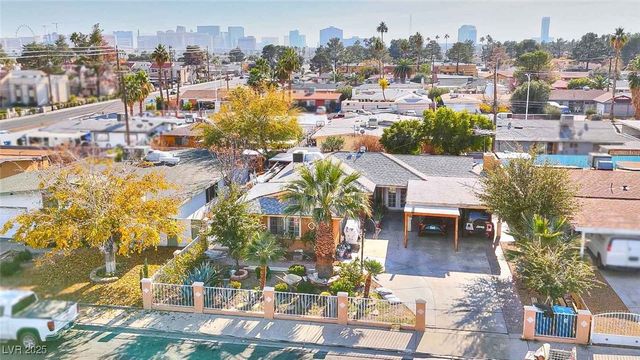 3709 El Conlon Avenue, Las Vegas, NV 89102