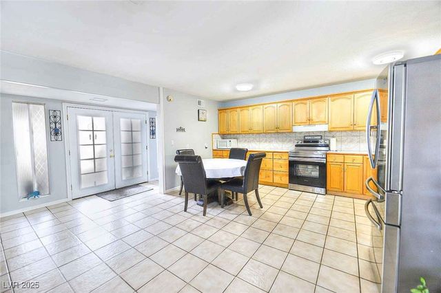 3709 El Conlon Avenue, Las Vegas, NV 89102