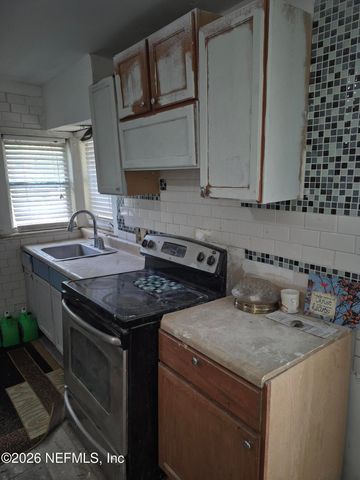 9147 GIBSON Avenue, Jacksonville, FL 32208