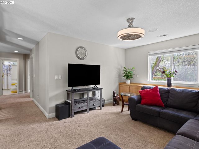 2009 Ne 157TH St, Vancouver, WA 98686