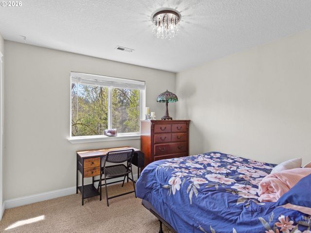 2009 Ne 157TH St, Vancouver, WA 98686