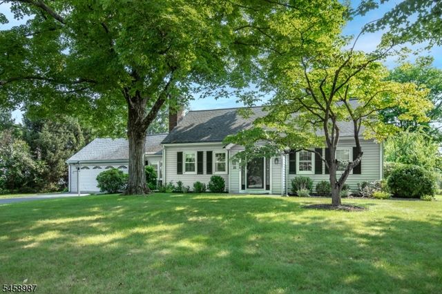 25 Fairview Dr E, Bernards Twp., NJ 07920
