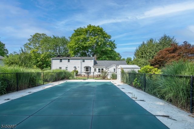 25 Fairview Dr E, Bernards Twp., NJ 07920