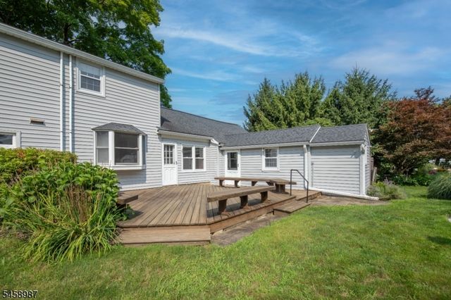 25 Fairview Dr E, Bernards Twp., NJ 07920