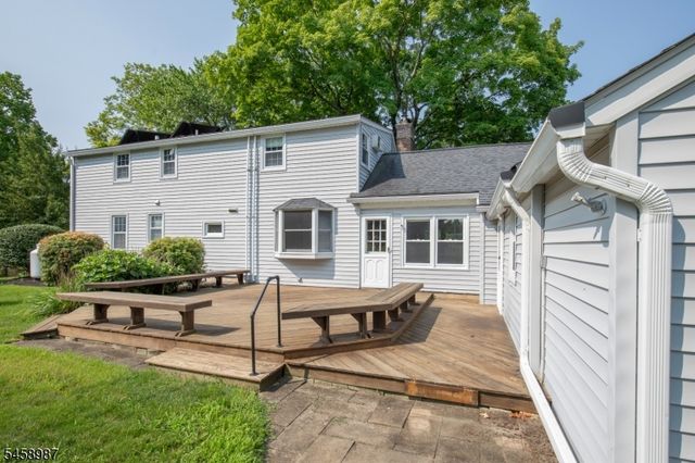 25 Fairview Dr E, Bernards Twp., NJ 07920