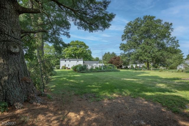 25 Fairview Dr E, Bernards Twp., NJ 07920