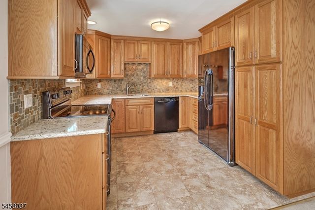 25 Fairview Dr E, Bernards Twp., NJ 07920