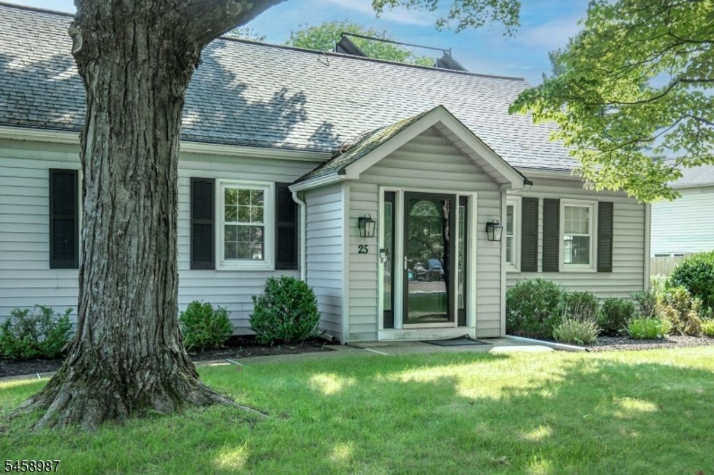 25 Fairview Dr E, Bernards Twp., NJ 07920