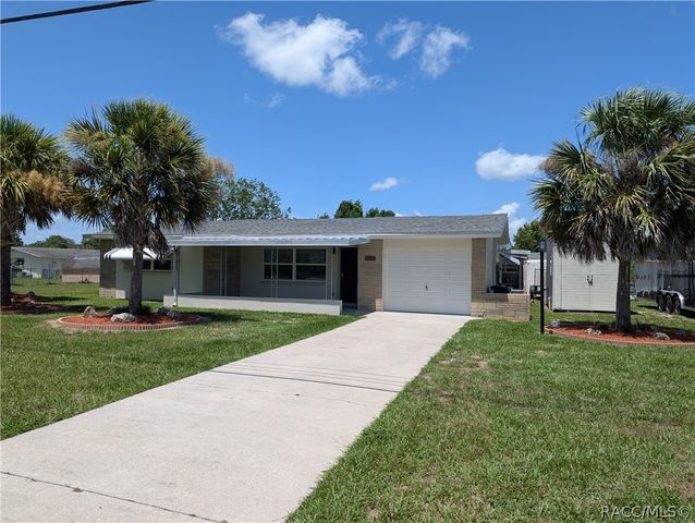 31 Regina Boulevard, Beverly Hills, FL 34465