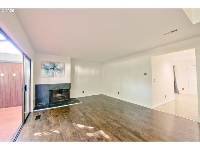 28615 Sw ASH MEADOWS Blvd 10, Wilsonville, OR 97070