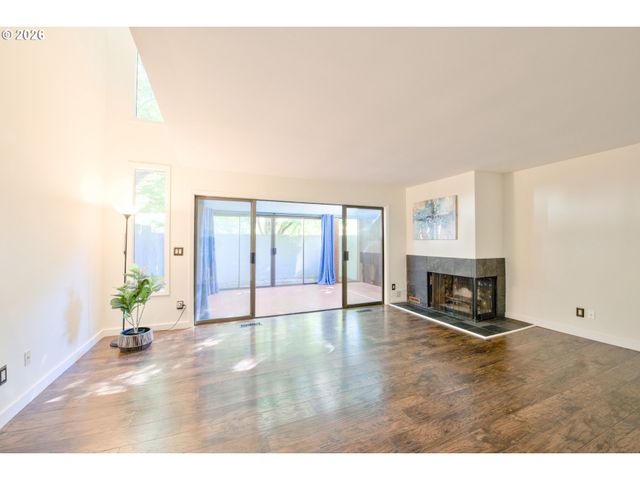 28615 Sw ASH MEADOWS Blvd 10, Wilsonville, OR 97070
