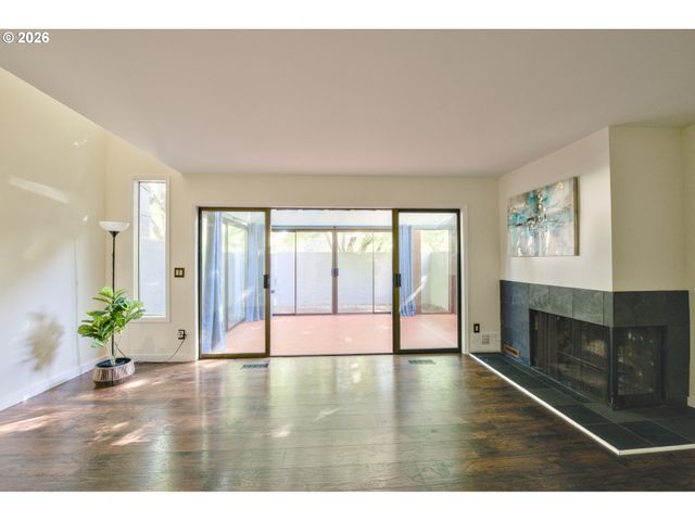 28615 Sw ASH MEADOWS Blvd 10, Wilsonville, OR 97070