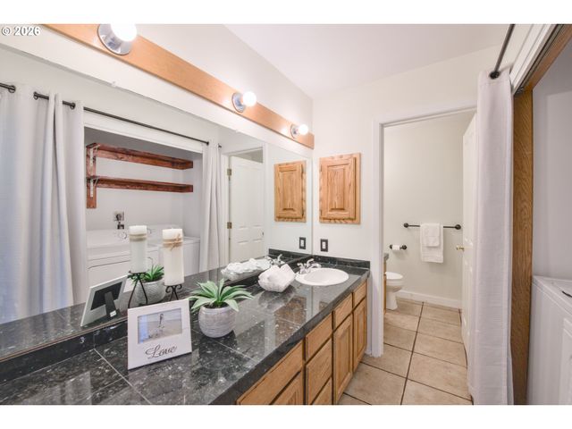 28615 Sw ASH MEADOWS Blvd 10, Wilsonville, OR 97070