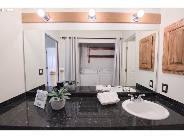 28615 Sw ASH MEADOWS Blvd 10, Wilsonville, OR 97070