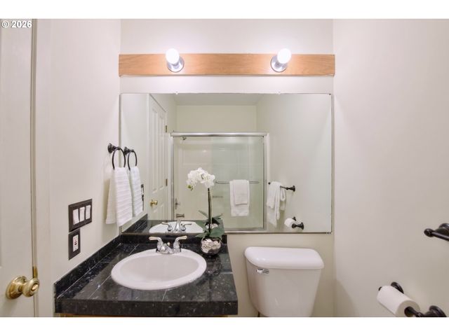 28615 Sw ASH MEADOWS Blvd 10, Wilsonville, OR 97070