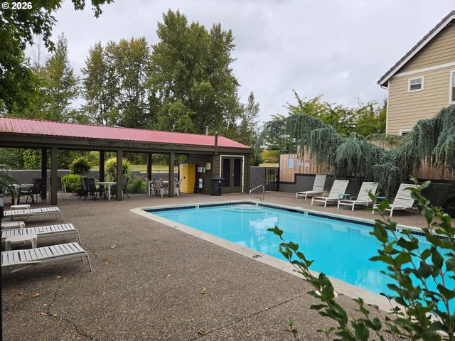 28615 Sw ASH MEADOWS Blvd 10, Wilsonville, OR 97070