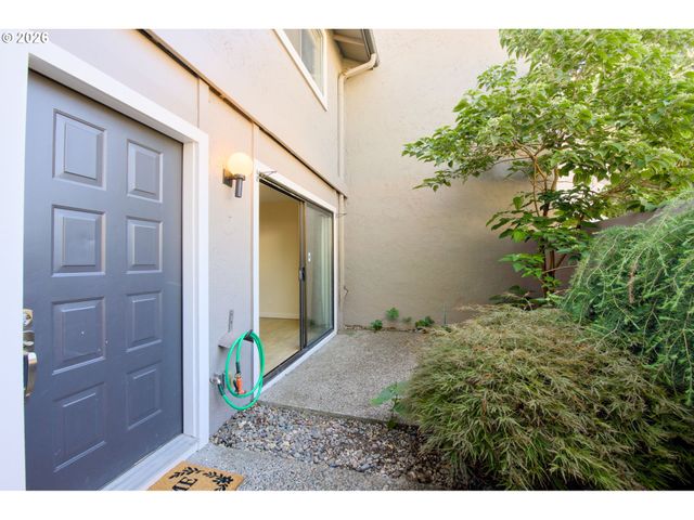 28615 Sw ASH MEADOWS Blvd 10, Wilsonville, OR 97070