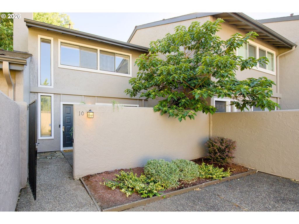 28615 Sw ASH MEADOWS Blvd 10, Wilsonville, OR 97070