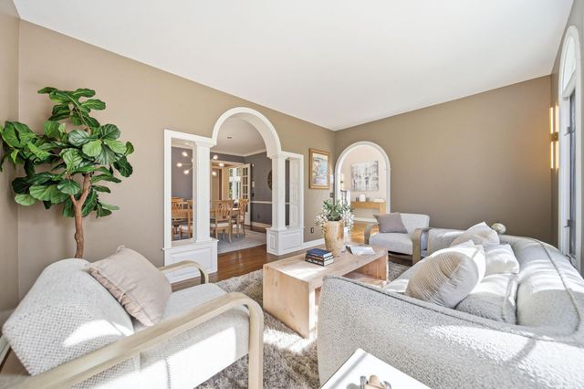 4876 Paddington Way, Powell, OH 43065