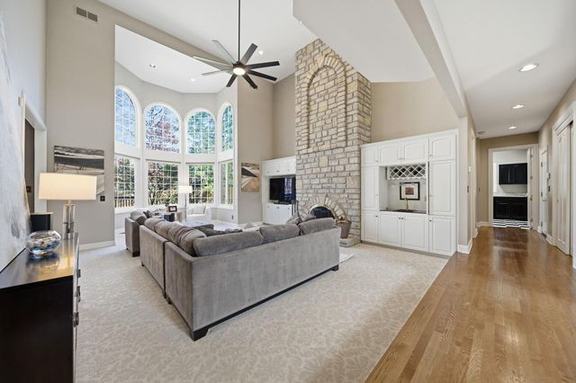 4876 Paddington Way, Powell, OH 43065