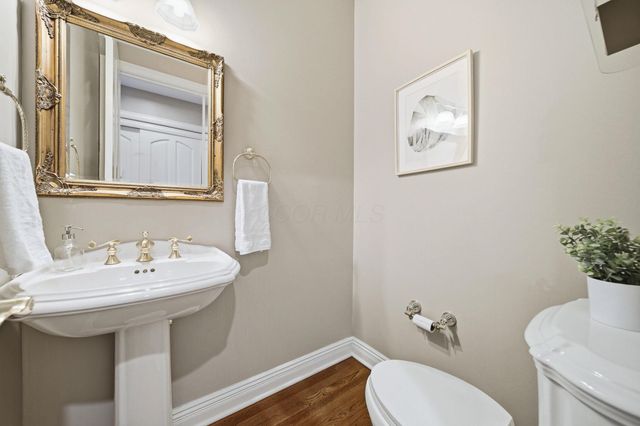 4876 Paddington Way, Powell, OH 43065