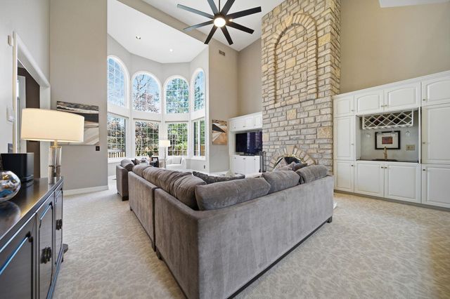 4876 Paddington Way, Powell, OH 43065