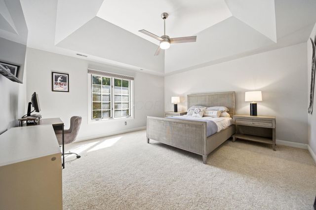 4876 Paddington Way, Powell, OH 43065