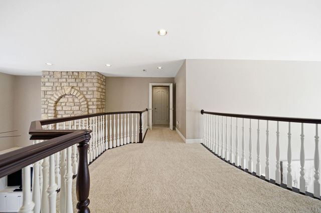 4876 Paddington Way, Powell, OH 43065