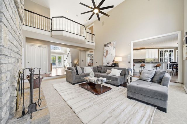 4876 Paddington Way, Powell, OH 43065