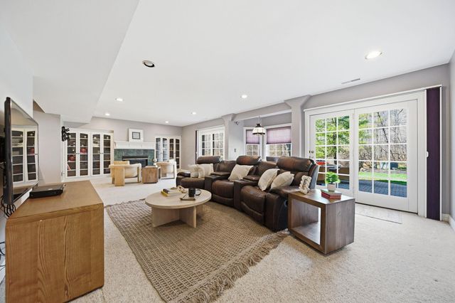 4876 Paddington Way, Powell, OH 43065