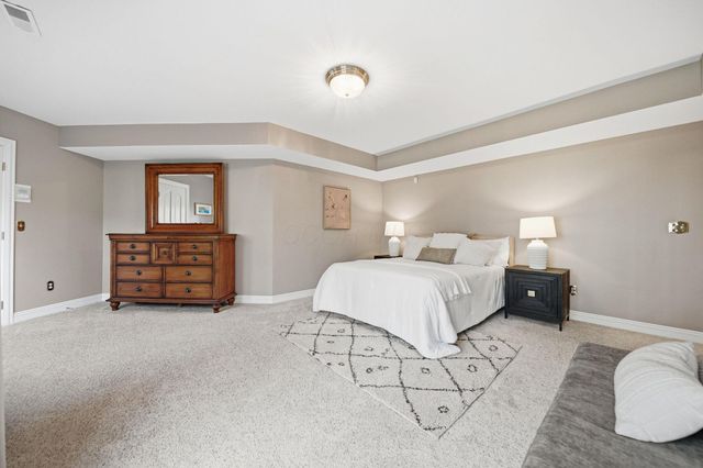 4876 Paddington Way, Powell, OH 43065