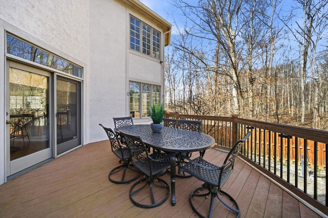 4876 Paddington Way, Powell, OH 43065