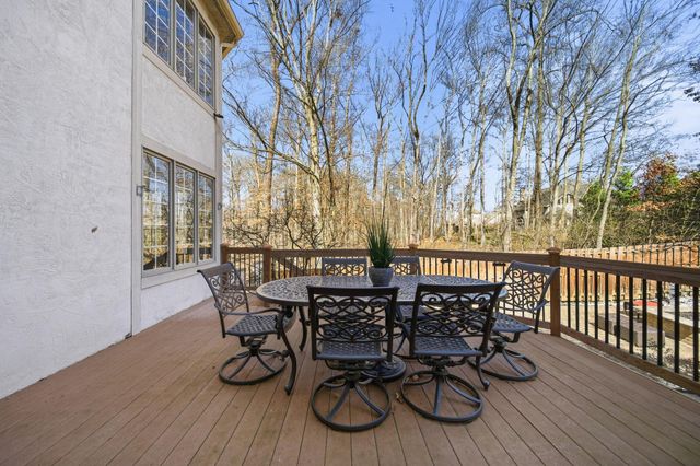 4876 Paddington Way, Powell, OH 43065