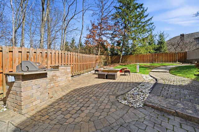 4876 Paddington Way, Powell, OH 43065