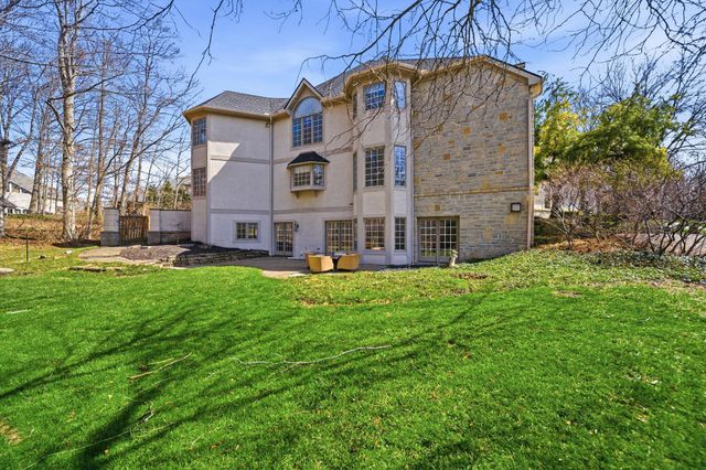 4876 Paddington Way, Powell, OH 43065