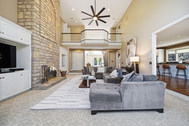 4876 Paddington Way, Powell, OH 43065