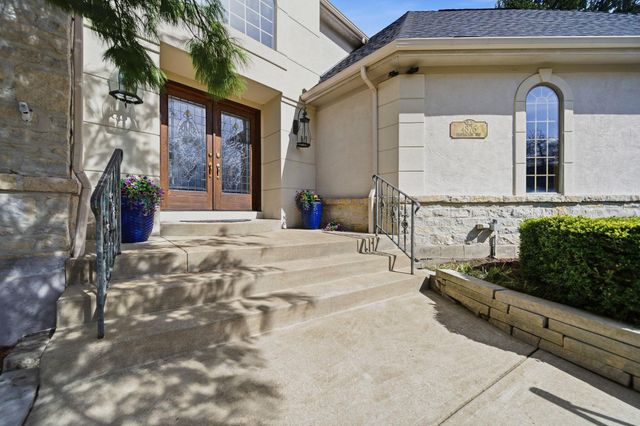 4876 Paddington Way, Powell, OH 43065